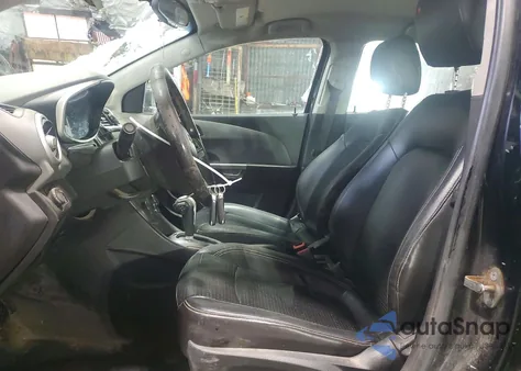 2017 Chevrolet Sonic Premier из США, поврежденный, VIN 1G1JF5SB5H4139410